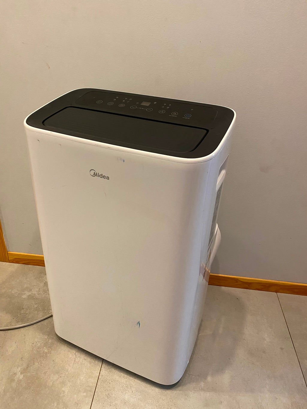 MIDEA Silent 12000 BTU – Klimatyzator przenośny z funkcją grzania | 3,5 kW | WiFi | Pompa ciepła