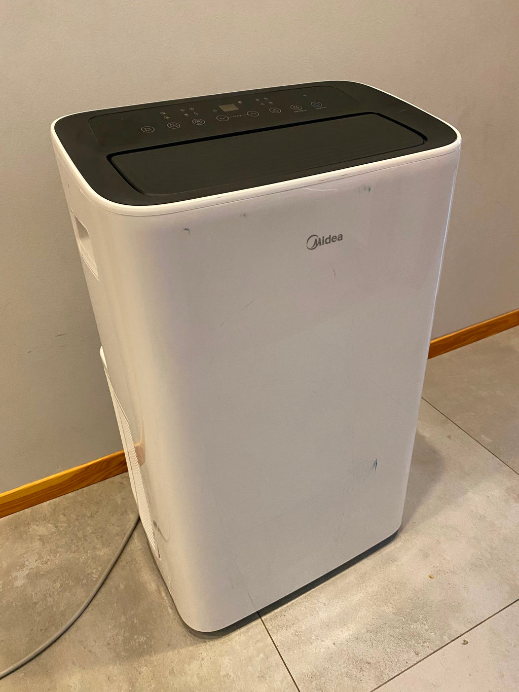 MIDEA Silent 12000 BTU – Klimatyzator przenośny z funkcją grzania | 3,5 kW | WiFi | Pompa ciepła